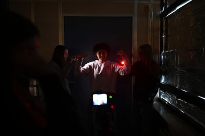 Tweedejaars leerlingen verspreiden liefde met kunstproject