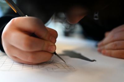 Tweedejaars leerlingen verspreiden liefde met kunstproject