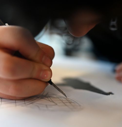Tweedejaars leerlingen verspreiden liefde met kunstproject