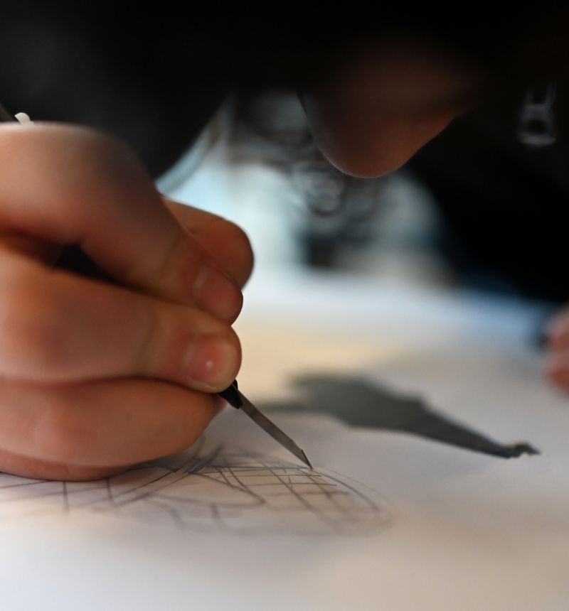 Tweedejaars leerlingen verspreiden liefde met kunstproject