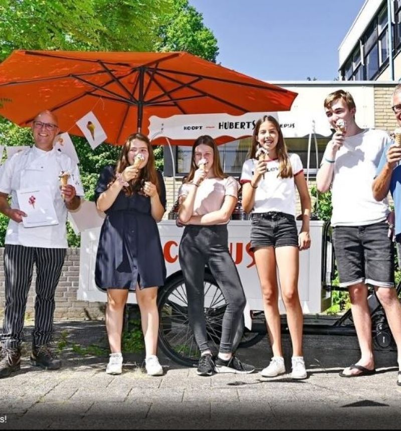 Leerlingen bedenken nieuwe ijssmaak voor IJssalon Huberts
